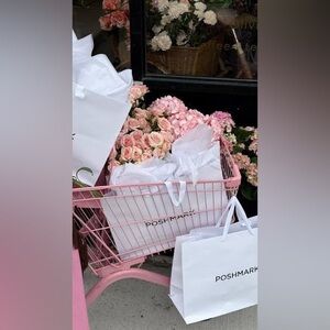 Fast shipper 🚀 | Open to offers 
Smoke-free home | Bundle & save